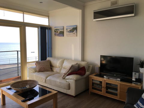 Crystal Blue Apartment - Accommodation in Surfers Paradise 34