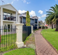 Port Adelaide Harbourside House - Accommodation in Surfers Paradise
