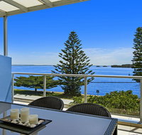 Lakeside Waterfront Apartment 18 The Entrance - Accommodation in Surfers Paradise