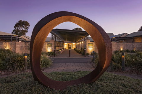 The Louise - Accommodation in Surfers Paradise 0