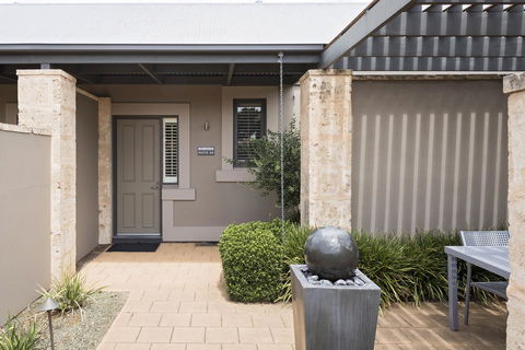 The Louise - Accommodation in Surfers Paradise 15