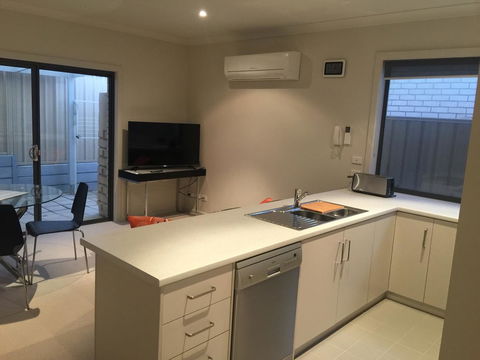 Villas On The Bay Kingscote - Accommodation in Surfers Paradise 8