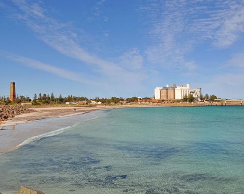 Wallaroo Marina Waterfront Luxe Apartment - Accommodation in Surfers Paradise 3