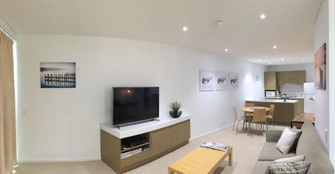 Wallaroo Marina Waterfront Luxe Apartment - Accommodation in Surfers Paradise 7