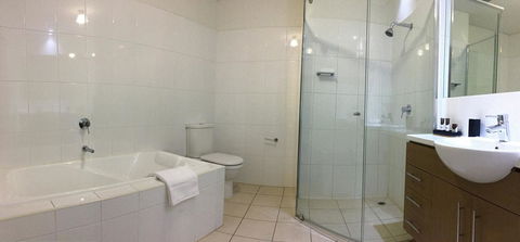 Wallaroo Marina Waterfront Luxe Apartment - Accommodation in Surfers Paradise 17
