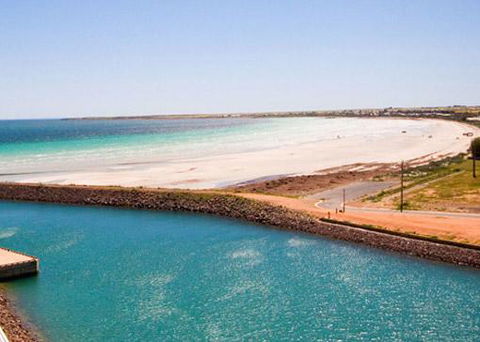 Wallaroo Marina Waterfront Luxe Apartment - Accommodation in Surfers Paradise 23