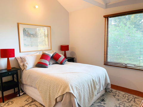 Lost In The Vines - Accommodation in Surfers Paradise 3