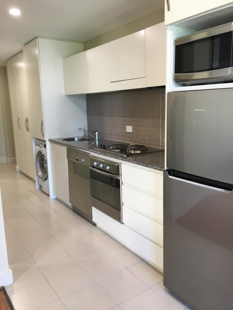 Beachside Luxury Apartments One & Two Bedroom In Beachfront Oaks Pier Building - Accommodation in Surfers Paradise 21