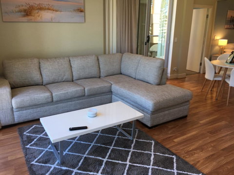 Beachside Luxury Apartments One & Two Bedroom In Beachfront Oaks Pier Building - Accommodation in Surfers Paradise 20