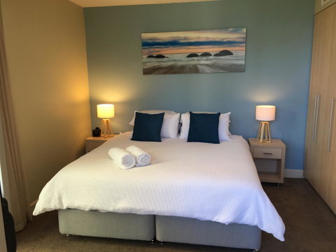 Beachside Luxury Apartments One & Two Bedroom In Beachfront Oaks Pier Building - Accommodation in Surfers Paradise 22