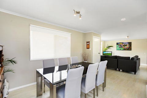 Ainslie Roberts Drive Retreat - Accommodation in Surfers Paradise 1