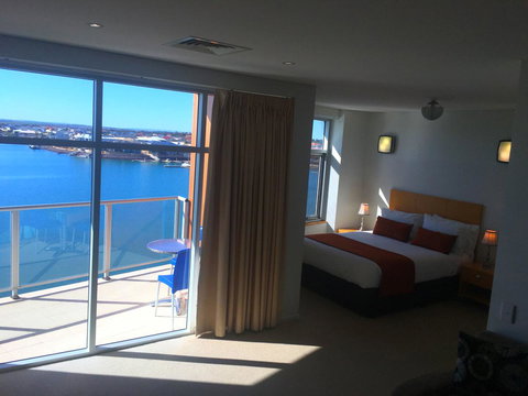 Wallaroo Marina Luxury Apartment - Accommodation in Surfers Paradise 18