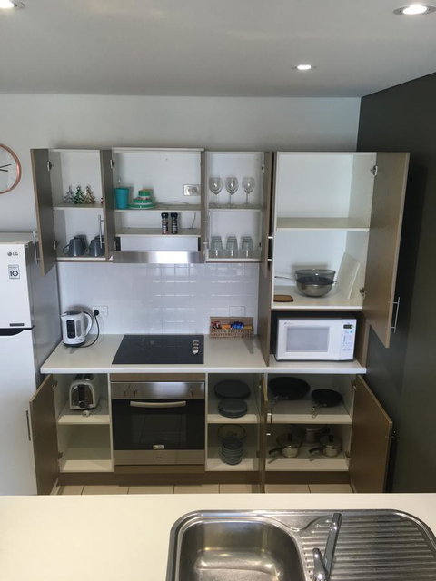 Wallaroo Marina Luxury Apartment - Accommodation in Surfers Paradise 8