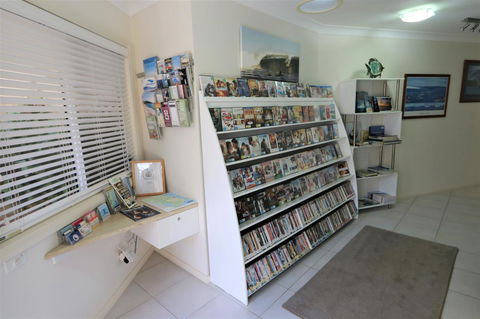 Mollymook Beach Waterfront - Accommodation in Surfers Paradise 15
