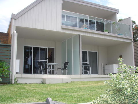 Mollymook Beach Waterfront - Accommodation in Surfers Paradise 14