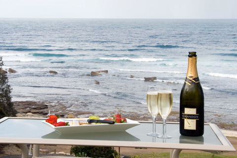 Mollymook Beach Waterfront - Accommodation in Surfers Paradise 9
