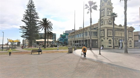 Hi 5 Glenelg Studio Apartment - Accommodation in Surfers Paradise 26