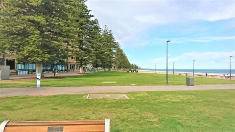 Hi 5 Glenelg Studio Apartment - Accommodation in Surfers Paradise 25