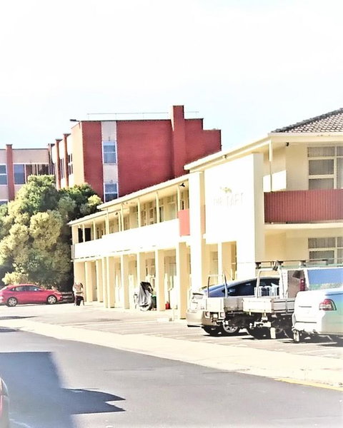 Hi 5 Glenelg Studio Apartment - Accommodation in Surfers Paradise 17