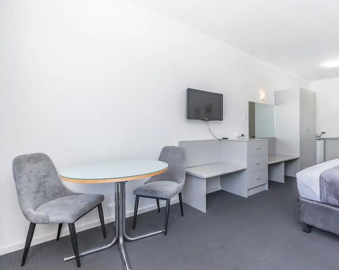 Hi 5 Glenelg Studio Apartment - Accommodation in Surfers Paradise 8