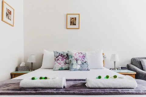 Hi 5 Glenelg Studio Apartment - Accommodation in Surfers Paradise 1