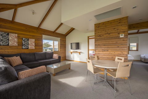 The Retreat West Beach Parks - Accommodation in Surfers Paradise 21