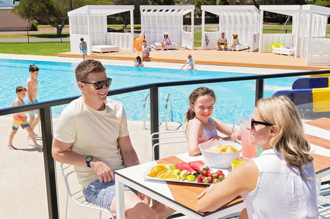 The Retreat West Beach Parks - Accommodation in Surfers Paradise 3
