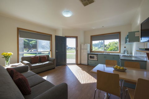The Retreat West Beach Parks - Accommodation in Surfers Paradise 23