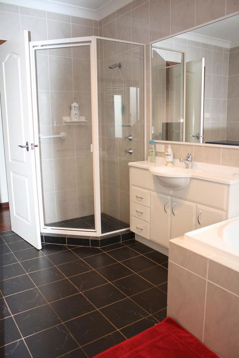 Serenity On Narrabeen Beach - 1Bdr Beachside Retreat - Accommodation in Surfers Paradise 5