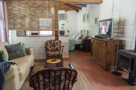 Trevalia Accommodation - Accommodation in Surfers Paradise 1
