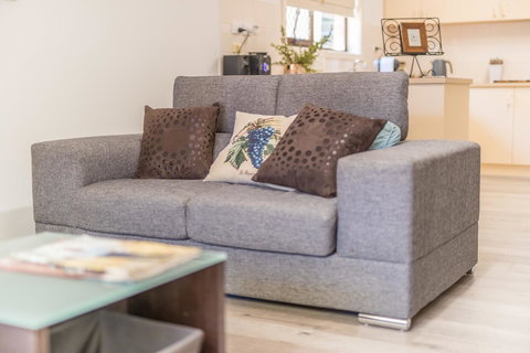 Tanunda\'s Magpie House - Accommodation in Surfers Paradise 0