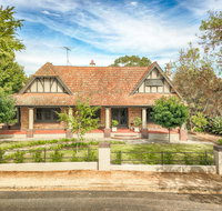 The Tudor House - Accommodation in Surfers Paradise