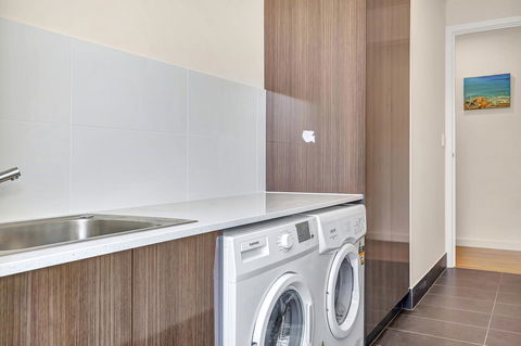 Eastern Breeze - Accommodation in Surfers Paradise 21