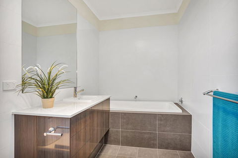 Eastern Breeze - Accommodation in Surfers Paradise 32