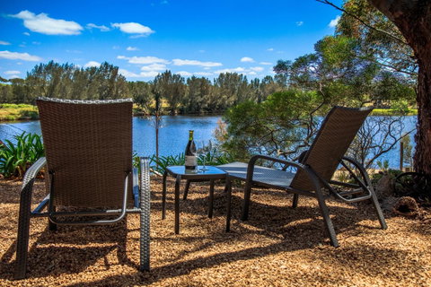 Stonewell Cottages And Vineyards - Accommodation in Surfers Paradise 5