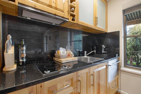 Stonewell Cottages And Vineyards - Accommodation in Surfers Paradise 22