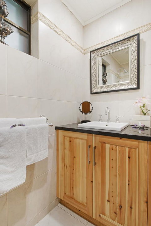 Stonewell Cottages And Vineyards - Accommodation in Surfers Paradise 21