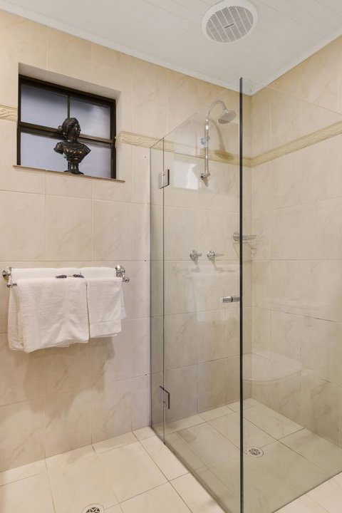 Stonewell Cottages And Vineyards - Accommodation in Surfers Paradise 33