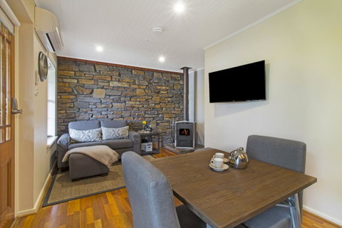 Stonewell Cottages And Vineyards - Accommodation in Surfers Paradise 13