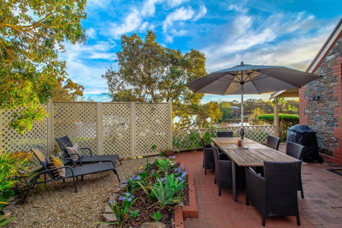 Stonewell Cottages And Vineyards - Accommodation in Surfers Paradise 7