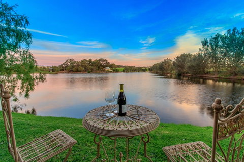 Stonewell Cottages And Vineyards - Accommodation in Surfers Paradise 1