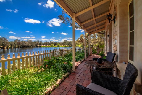 Stonewell Cottages And Vineyards - Accommodation in Surfers Paradise 3