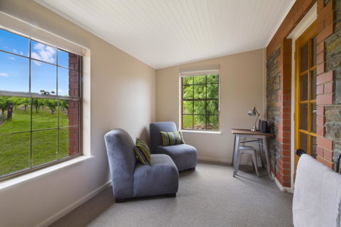 Stonewell Cottages And Vineyards - Accommodation in Surfers Paradise 20