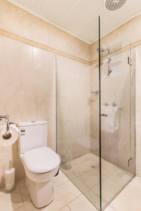 Stonewell Cottages And Vineyards - Accommodation in Surfers Paradise 24
