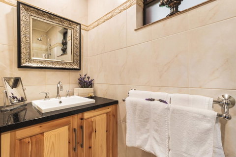 Stonewell Cottages And Vineyards - Accommodation in Surfers Paradise 30