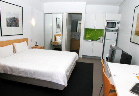 Majestic Oasis Apartments - Accommodation in Surfers Paradise 11