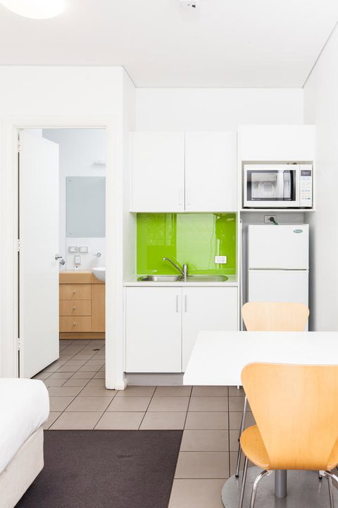Majestic Oasis Apartments - Accommodation in Surfers Paradise 28