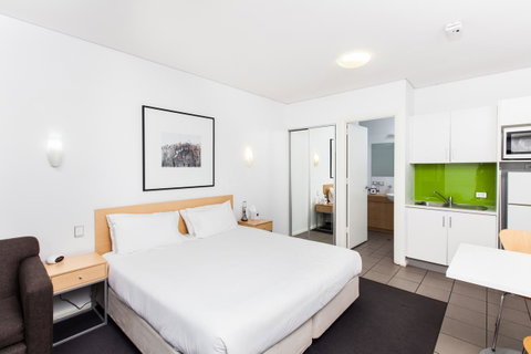 Majestic Oasis Apartments - Accommodation in Surfers Paradise 29