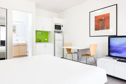 Majestic Oasis Apartments - Accommodation in Surfers Paradise 24