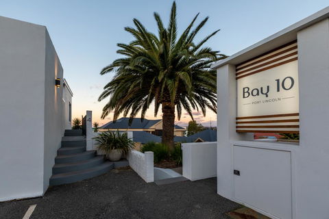 Bay 10 - Suites And Apartments - Accommodation in Surfers Paradise 21